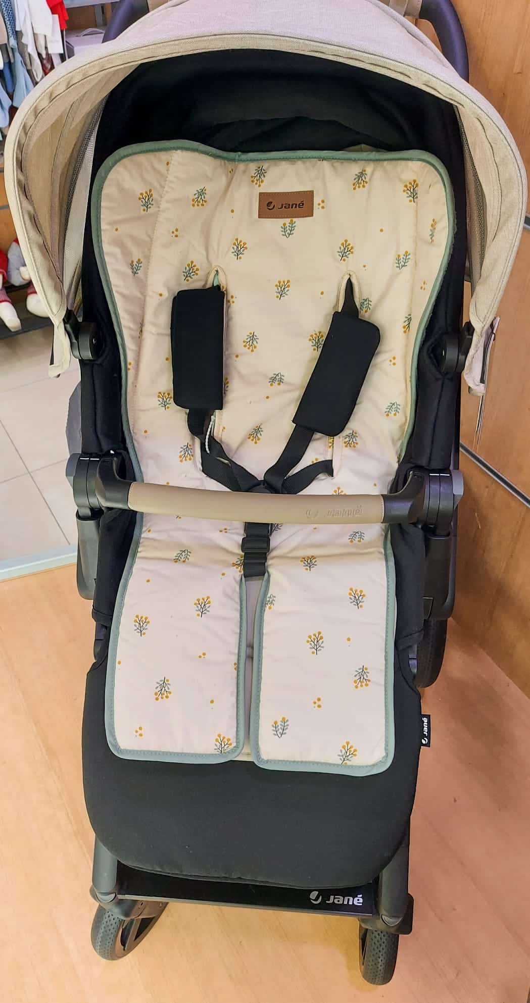 Colchoneta multifuncion JANE 2024 para Silla paseo Capazo Hamaca y Trona Reversible Universal 80275 color U78 Botanic