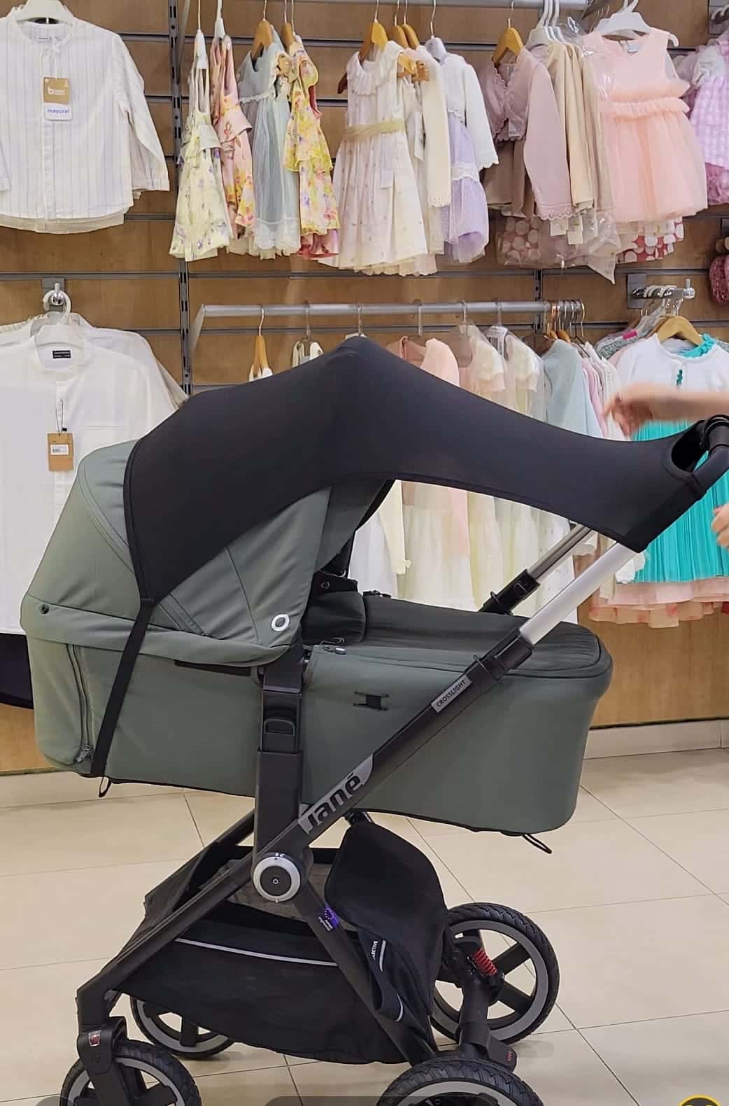 Toldo pantalla de proteccion solar UVA y UVB universal elastica para carrito sillita paseo bebe JANE 80307 C01 Parasol